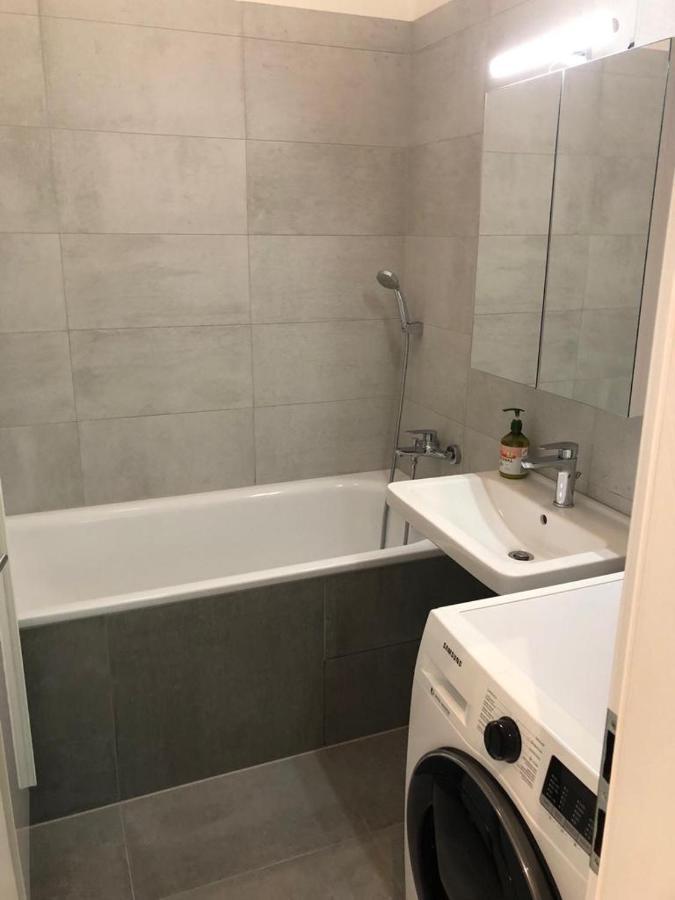 Skau Gajova Family Two Bedroom Apartment With A Terrace Free Parking Pressburg Exterior foto