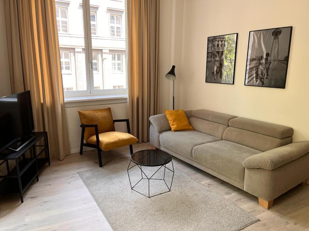 Skau Gajova Family Two Bedroom Apartment With A Terrace Free Parking Pressburg Exterior foto
